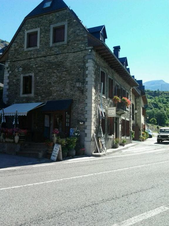 Alojamiento Rural Ostau Era Nheuada Aubert 外观 照片